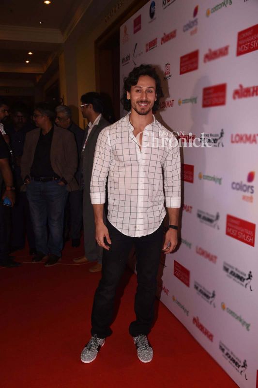 Hrithik, Sonam, Tiger, Radhika, others make fashion statement at awards show Hrithik, Sonam, Tiger, Radhika, others make fashion statement at awards show