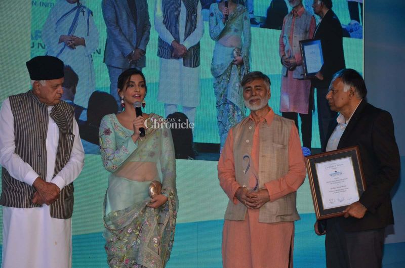 Sonam receives Mother Teresa Award on behalf of Neerja Bhanot