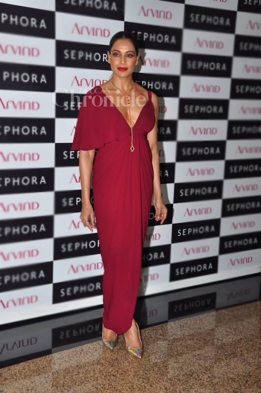 Disha Patani, Bipasha Basu and Esha Gupta get their style game on point! Disha Patani, Bipasha Basu and Esha Gupta get their style game on point!