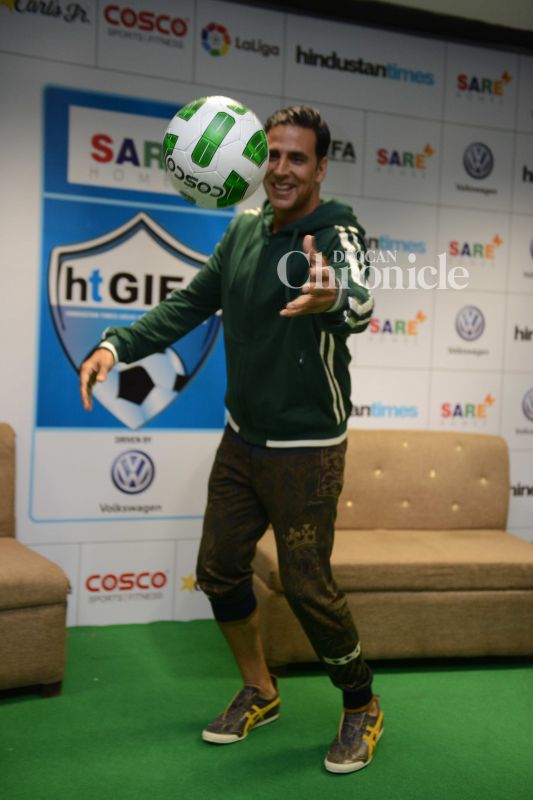 Akshay sings Toilet Anthem, shows footy skills at tournament launch in hometown