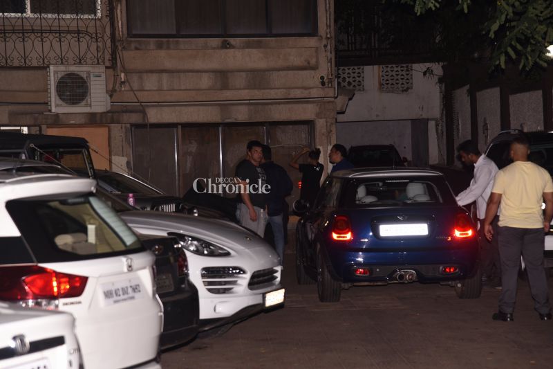Iulia Vantur stands by Salmans side as Khans party with other celebs