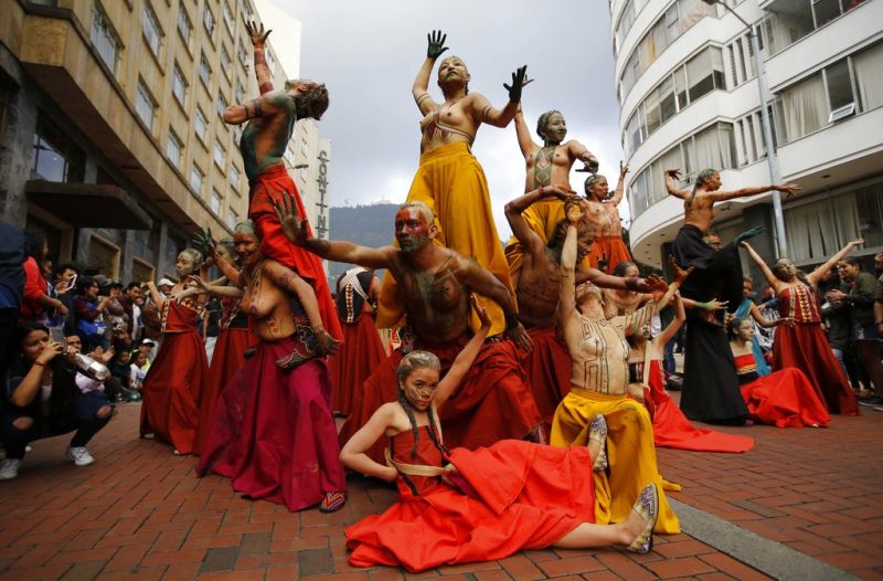 In Photos: Theatre takes to the streets at Colombia Festival