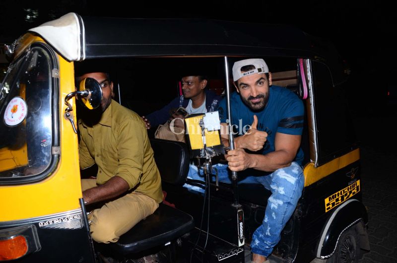 Sonakshi Sinha, John Abraham promote Force 2 on an auto rickshaw