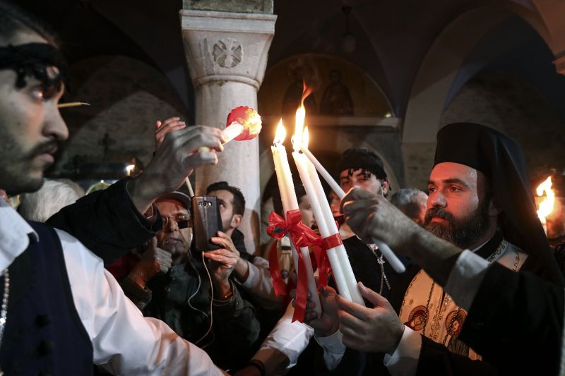 Orthodox Christians usher in Easter with Holy Fire ceremony