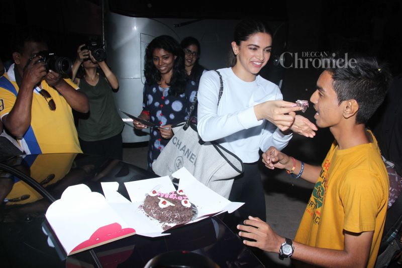 Deepika Padukone celebrates 10 years in Bollywood with fans; promotes Padmavati