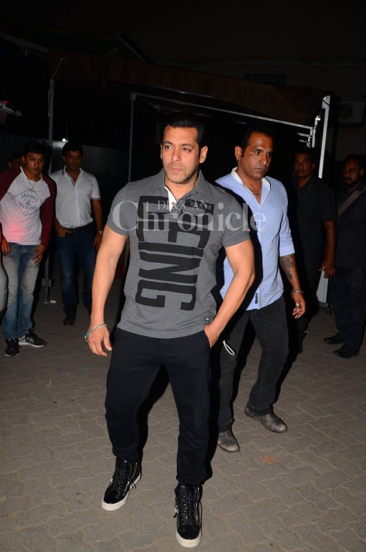 Kangana, Salman, Shahid, Amy and others spotted at Mehboob studio