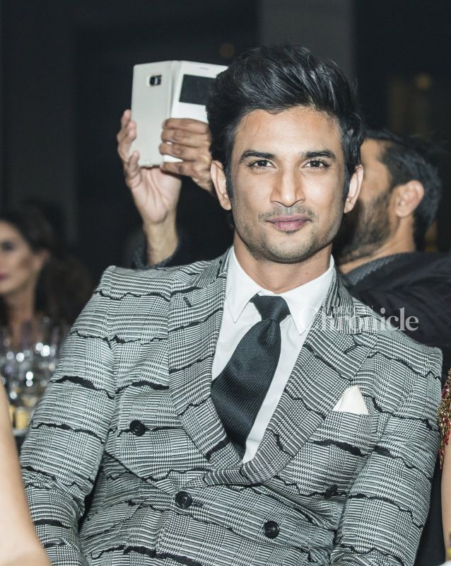 Sushant, Sonam dazzle as they are felicitated with awards