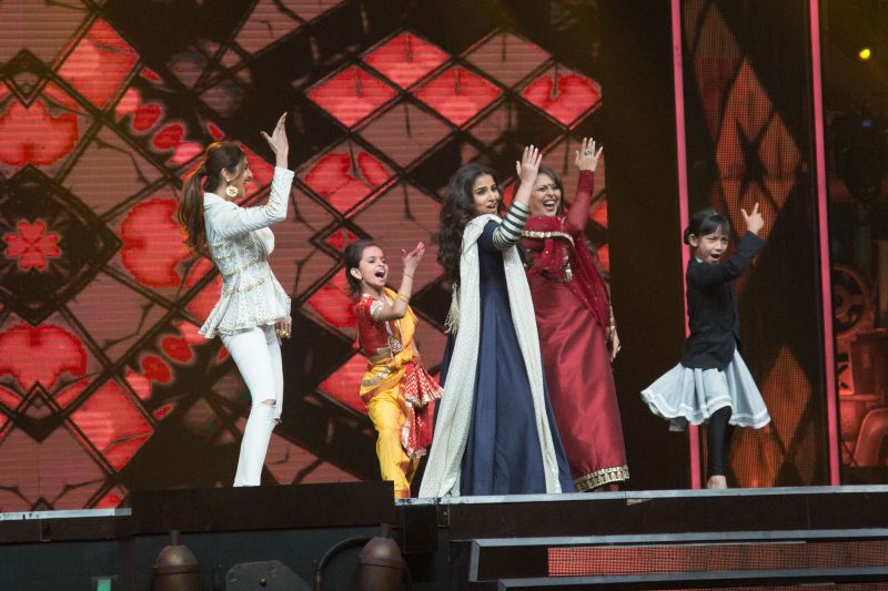 Vidya bonds with Shilpa, grooves with kids on reality show