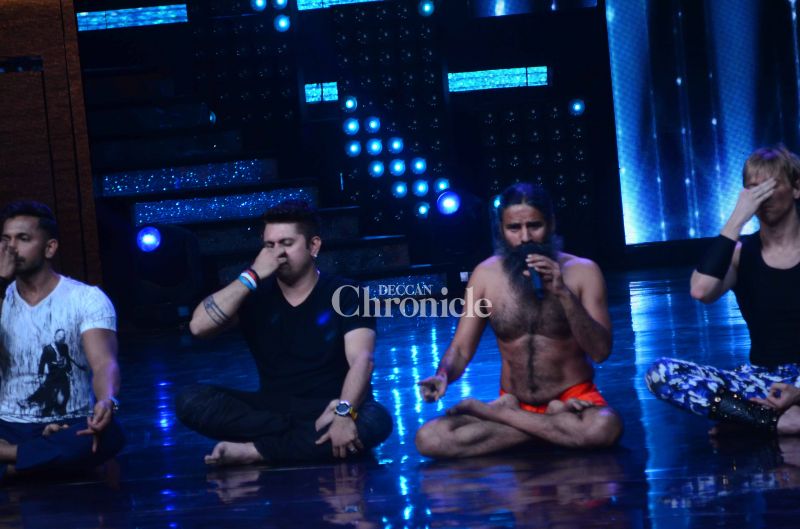 Baba Ramdev makes Sonakshi, other stars do yoga asanas on Nach Baliye stage