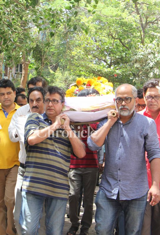 Bollywood stars pay their last respects to Reema Lagoo at funeral
