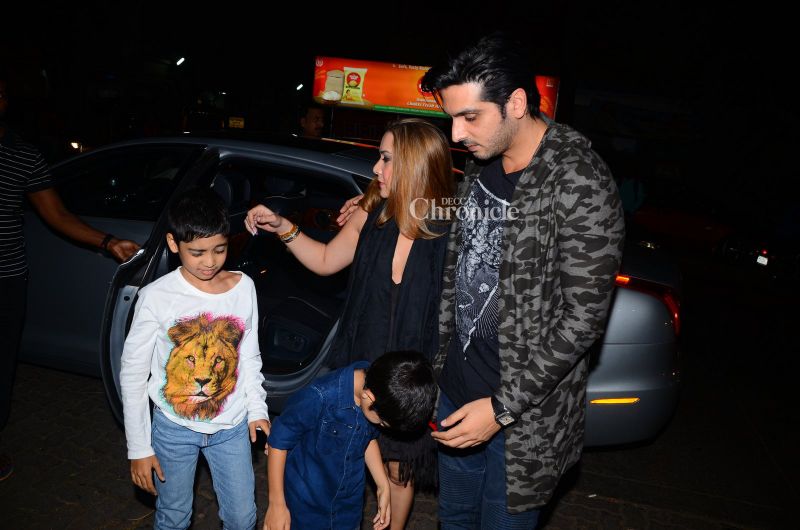 Hrithik celebrates birthday with friends and family