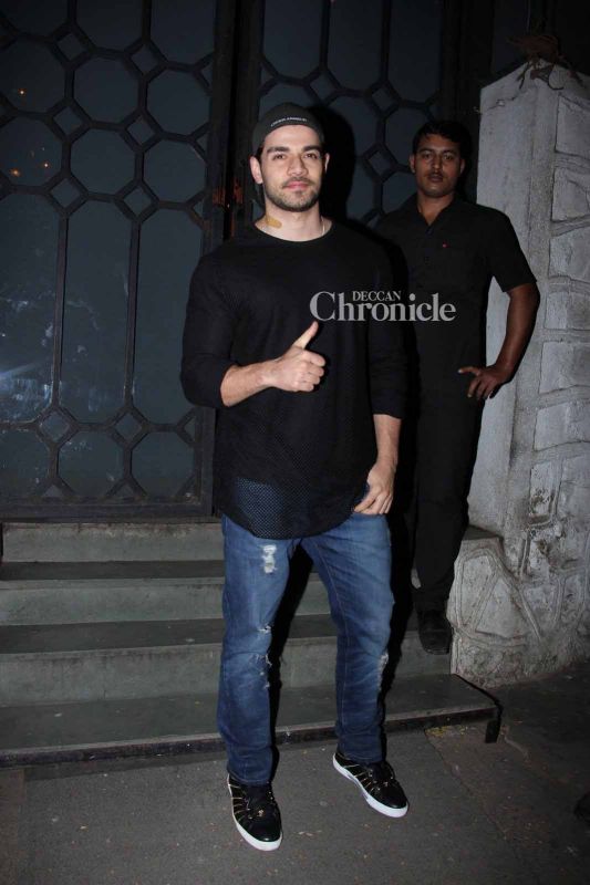 Sidharth, Tamannaah, Urvashi, Bipasha-Karan step out in style Sidharth, Tamannaah, Urvashi, Bipasha-Karan step out in style