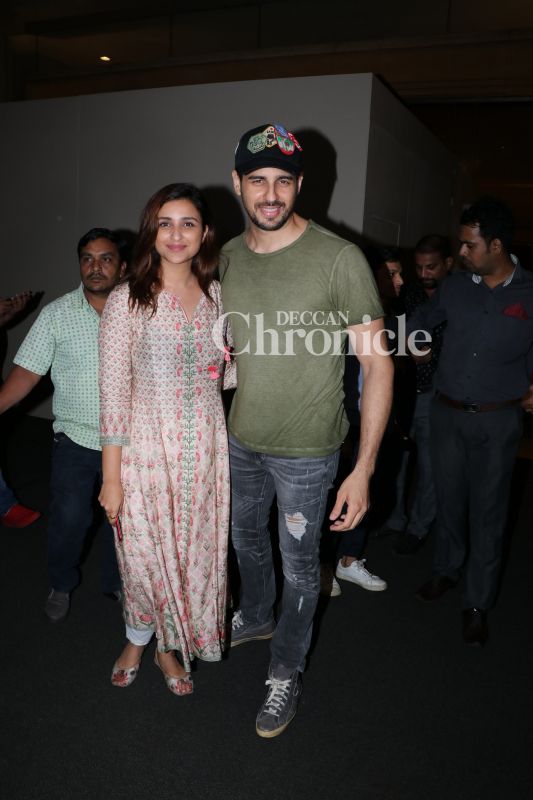 Sidharth-Parineeti up speculation, Taimurs special companion, others snapped