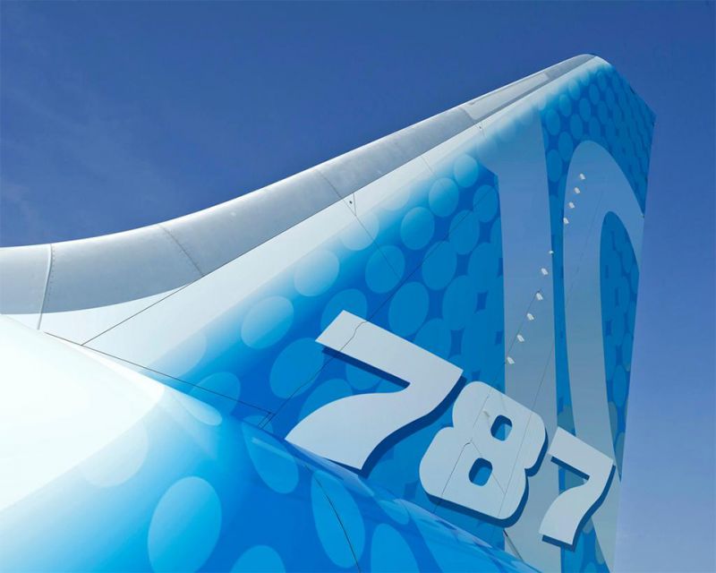 Boeing debuts 787-10, a new 330-passenger aircraft
