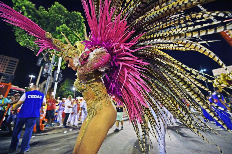 Rio carnival dancers shine at epic samba parade