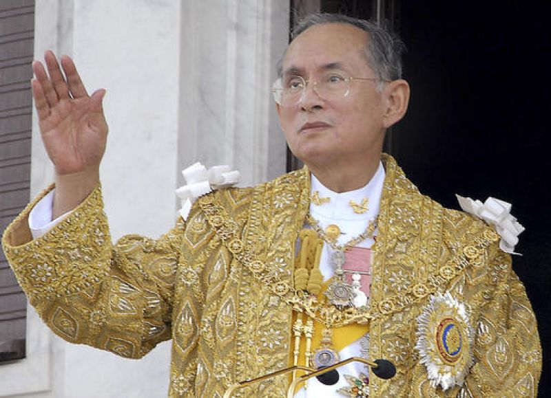 Thailands beloved king, unifying figure, dies at 88