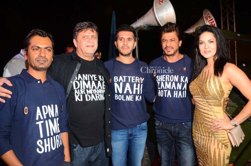 Shah Rukh Khan and Raees team celebrate success in grand style