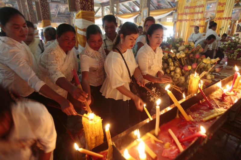 Pchum Ben festival: Cambodians pay respect to deceased relatives