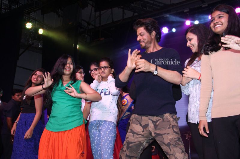 Shah Rukh, Salman, Kangana, other stars sizzle at International Customs Day