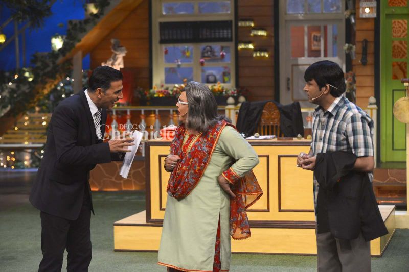 Akshay hilariously reprises his Jolly LLB 2 lawyer act  on Kapil Sharmas show