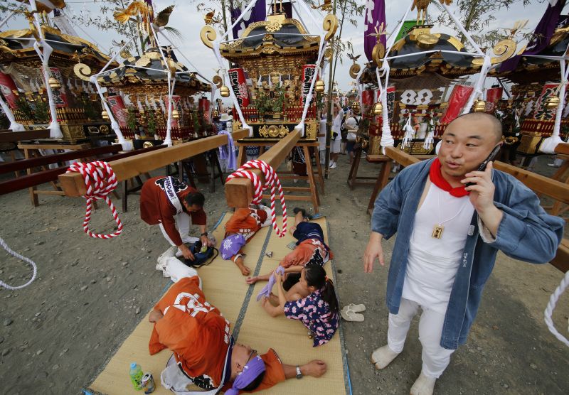 Shrines ride waves at the Hamaori Festival