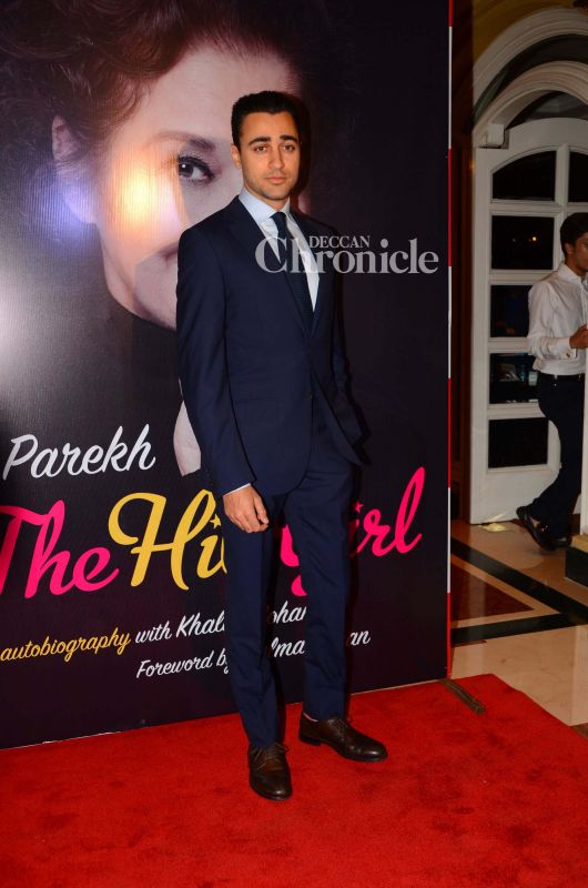 Salman Khan, other stars launch Asha Parekhs autobiography Salman Khan, other stars launch Asha Parekhs autobiography