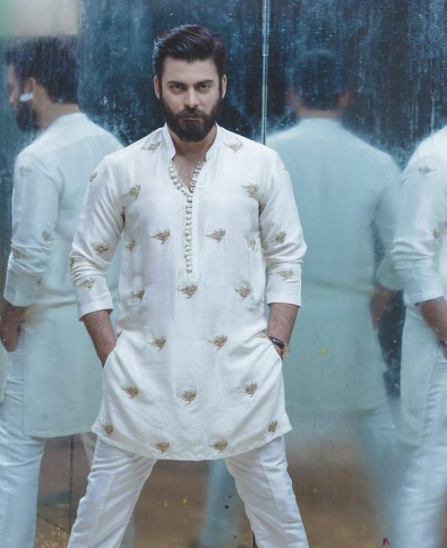Hotness alert: Fawad Khan looks incredibly attractive in these latest ...