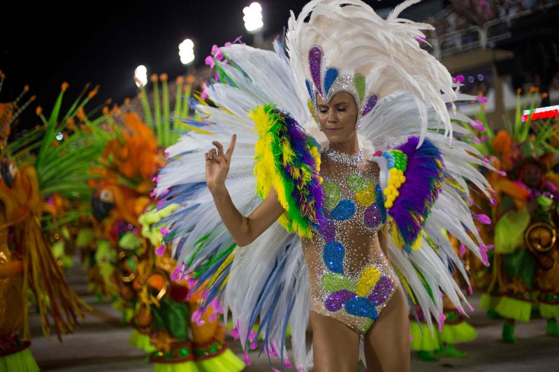 Rio carnival dancers shine at epic samba parade