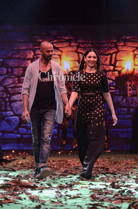 Tamannaah dazzles on the ramp for Baahubali-inspired fashion show Tamannaah dazzles on the ramp for Baahubali-inspired fashion show