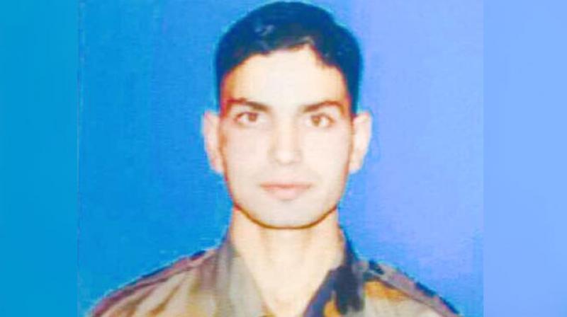 Lieutenant Umer Fayaz (Photo: ANI Twitter)