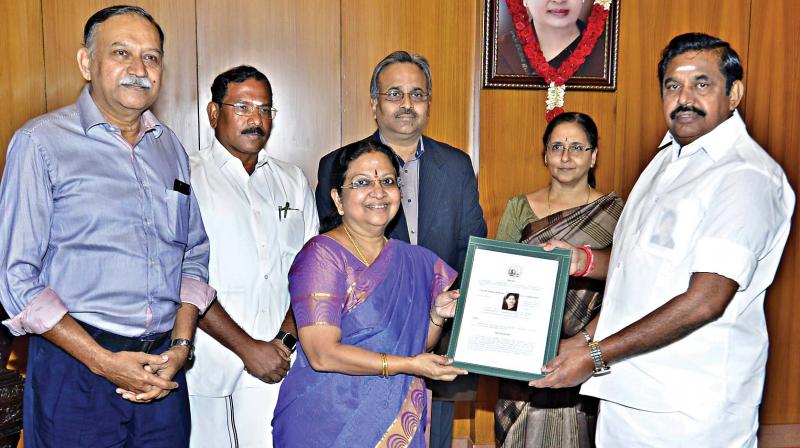 Chief Minister Edappadi K. Palaniswami hands over appointment order to Dr Premeela Gurumurthy, the new VC of Tamil Nadu Music and Fine Arts  University at secretariat on Wednesday. 	 DC