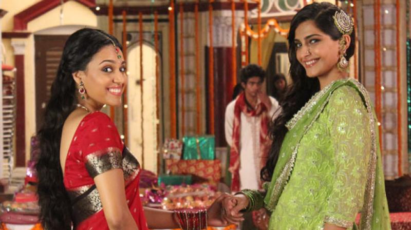 Sonam and Swara in a still from Prem Ratan Dhan Payo.