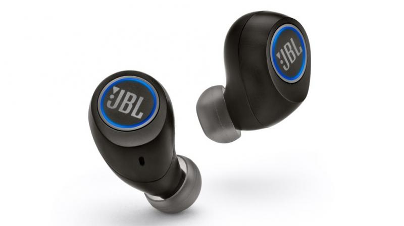 The JBL Free is built on a 5.6mm driver which has a frequency response of 10Hz-22kHz.