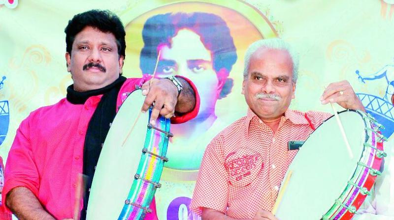 Tollywood actor L.B. Sriram taking part in a cultural fete held in Anantapur on Monday. (Photo: DC)