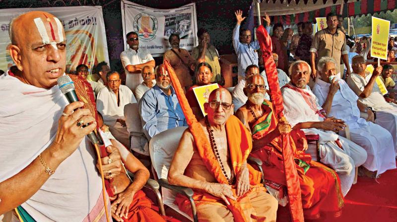 A large number of devotees, spiritual leaders and leaders of Hindu outfits staged a massive protest at Chepauk in the city on Monday, demanding lyricist Vairamuthu apologise for his controversial remark on Goddess Andal. Spiritual leaders, including Sriperumbudur Sri Appan Jeeyar and Hindu Munnani founder convenor Ramagopalan were also present (Photo: DC)