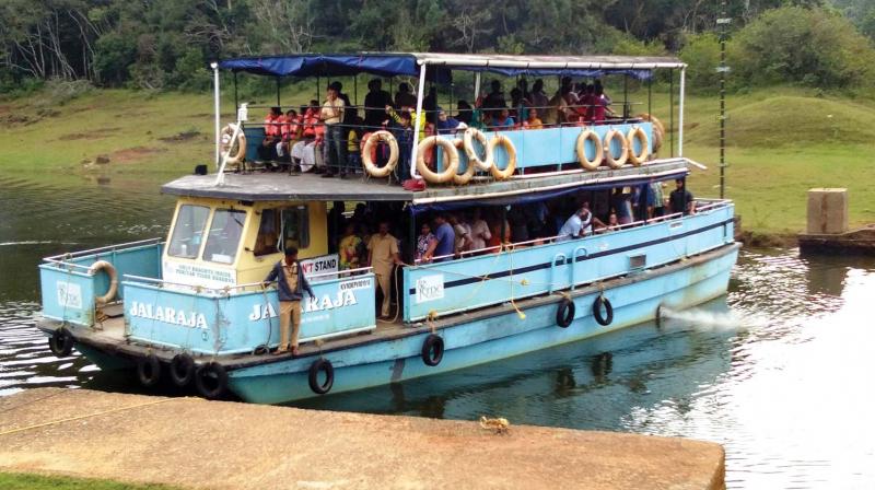 The Kerala Tourism Development Corporation (KTDC) operates three boats with a capacity of 126, 54 and 34 seats and two others by the forest department having 60 seats each.