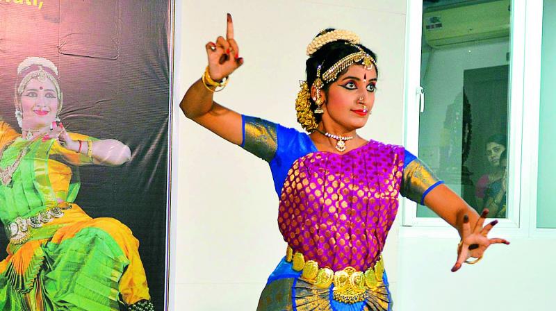 Pratibha Satyavannam performing Bharata Natyam in Vijayawada on Tuesday. (Photo: DC)
