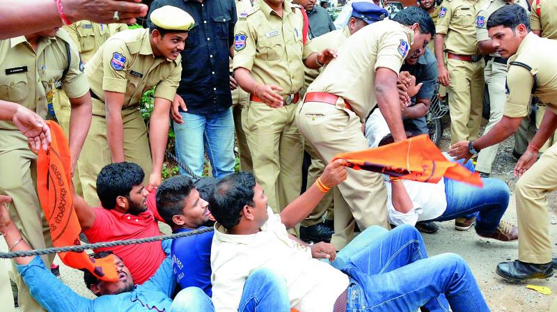 Cops arrest ABVP students protesting  in front of Stanley College in Gunfoundry demanding stoppage of Group II counselling on Monday. (Photo: DC)