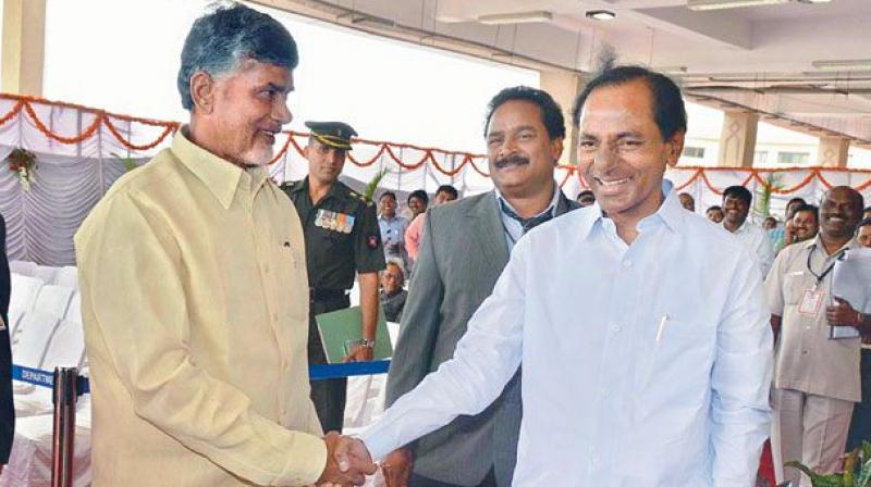Andhra Pradesh CM N Chandrababu Naidu and Telangana CM K Chandrasekhar Rao. (Photo: DC/File)