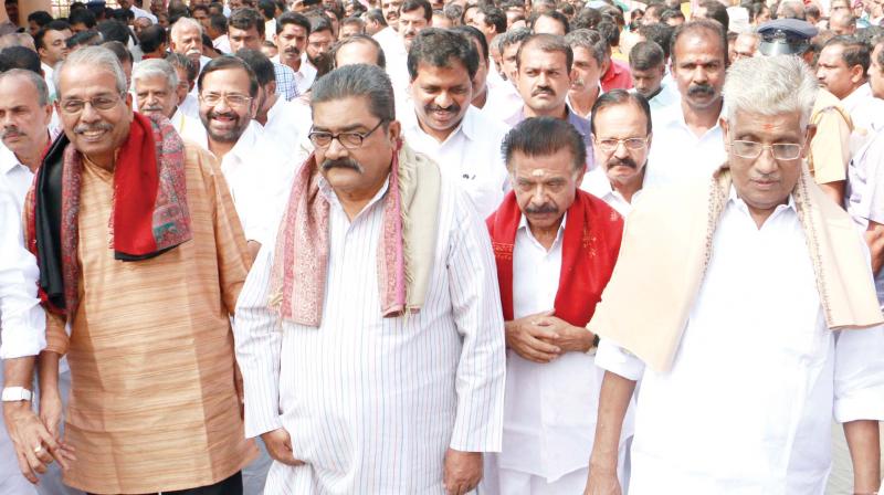 Former addl chief secretary D. Babu Paul arrives to inaugurate 140th Mannam Jayanthi celebrations. NSS general secretary G. Sukumaran Nair, TDB president Prayar Gopalakrishnan and writer C. Radhakrishnan are also seen. (Photo: RAJEEV PRASAD)