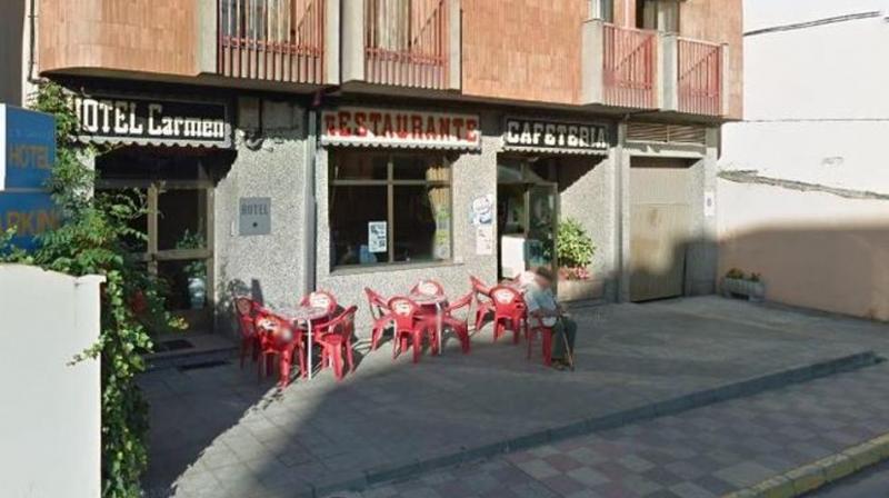 Hotel Carmen restaurant in Bembibre in northern Spain, where over 100 people partied and then fled without paying. (Photo: Twitter)