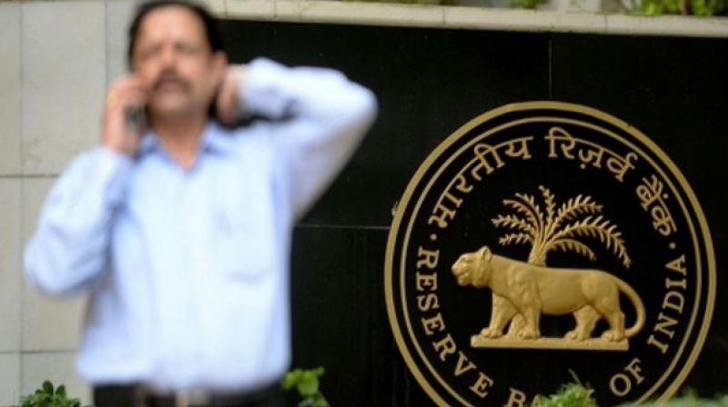 The RBI has issued oral instructions to banks to save money for the next day and close counters early.