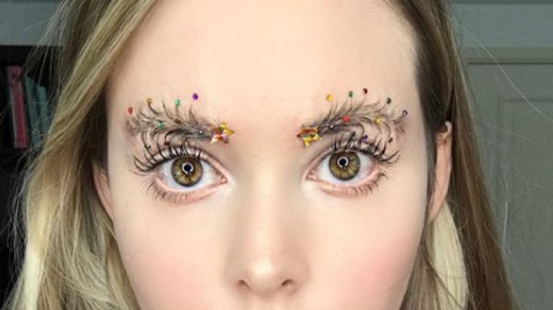 Christmas tree brows are the hottest new fashion trend taking the internet by storm. (Photo: Instagram/ taytay_xx)