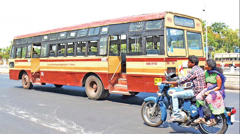 An empty MTC bus plies in the city on Saturday. (Photo: DC)