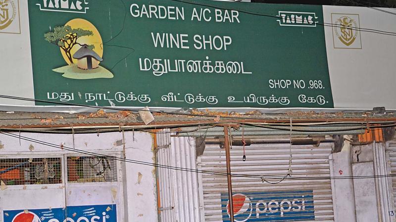 A highway Tasmac shop in Thiruvanmiyur closed in compliance with SC order on Saturday (Photo: Anser)