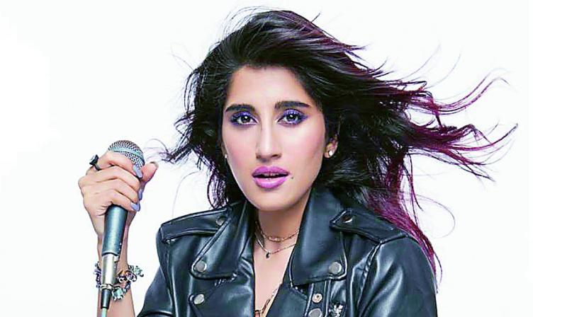 Starting her singing career in the Bollywood music industry from the time she turned 17, Akasa Singh unleashed her talent in the music scene in India