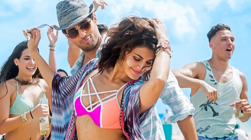 When Jacqueline and Sidharth got the mercury soaring high with their electrifying chemistry.
