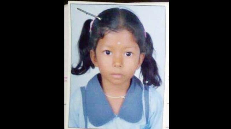 The victim is identified as Harshitha, a resident of Janashakthi Nagar near Veeranna Layout in Hosakerehalli.