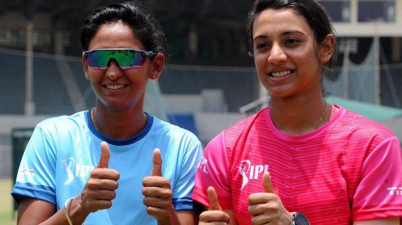 Indias T20I skipper Harmanpreet Kaur has extended her association with Sydney Thunder while Smriti Mandhana has been signed up by Hobart Hurricanes for the fourth season of Womens Big Bash League. (Photo: Twitter / IPL)