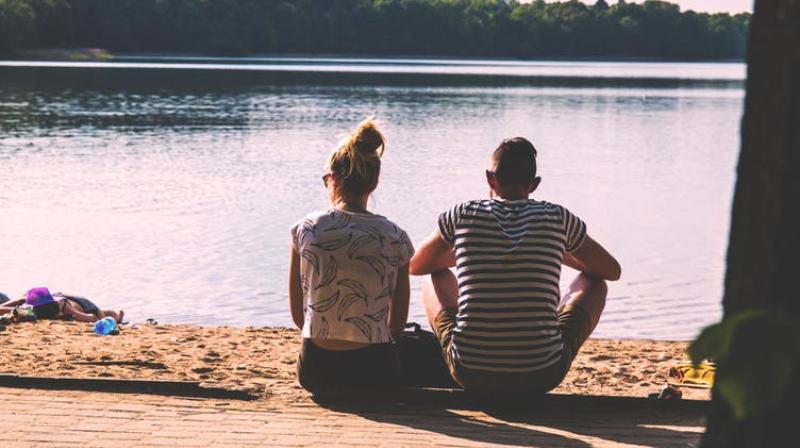 Stashing is the new dating term that occurs when your partner keep your relationship a secret. (Photo: Pexels)